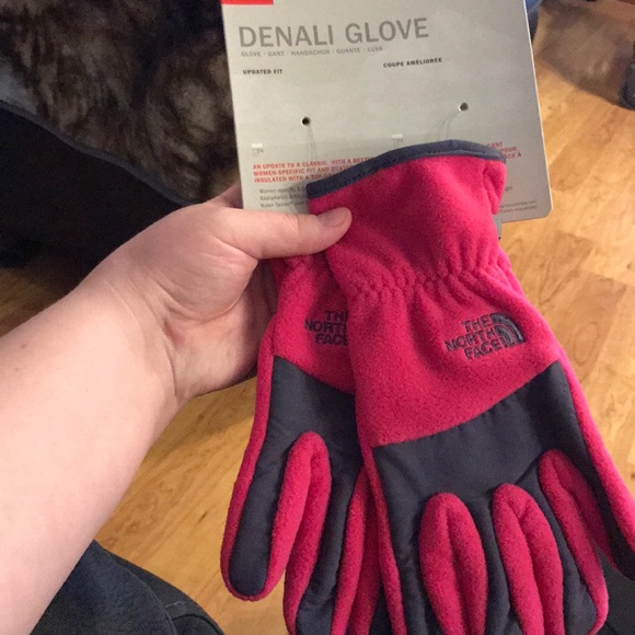 The North Face Size Small gloves - Picture 1 of 1